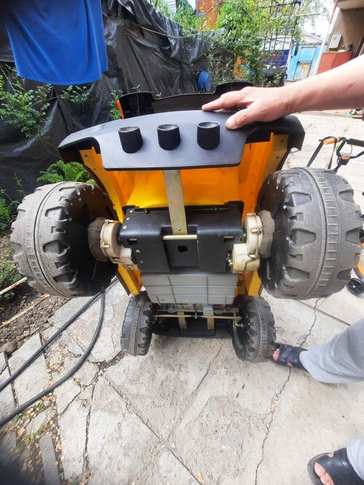 Детская машинка с 2 моторами мощная