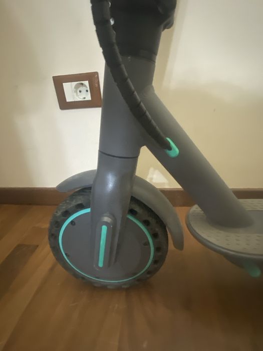 Trotinetă Electrică AERIUM T350 Pro – Stare excelentă, autonomie 35 km