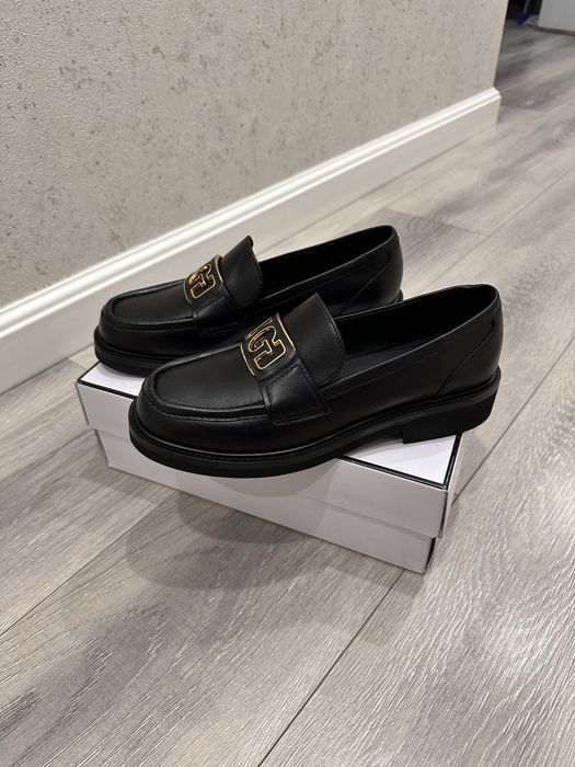 Продам лоферы Guess