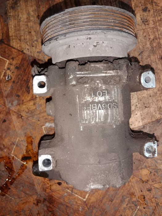 Компрессор кондиционера Рено клио Renault Clio 2002