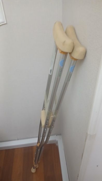 Костыли подмышечные продам