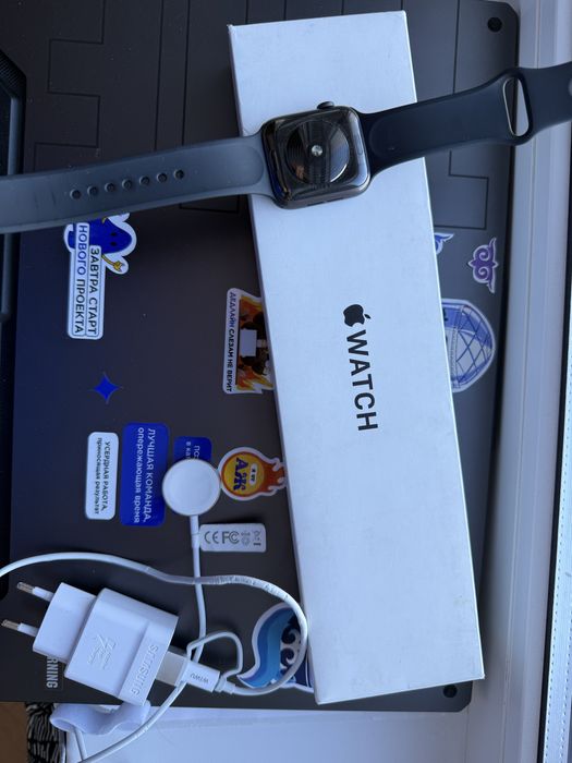 Часы Apple watch SE