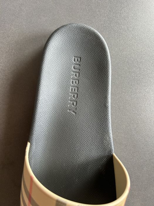 Burberry slide