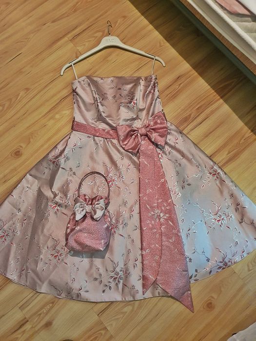 Официална рокля с подарък чанта абитуриентски бал