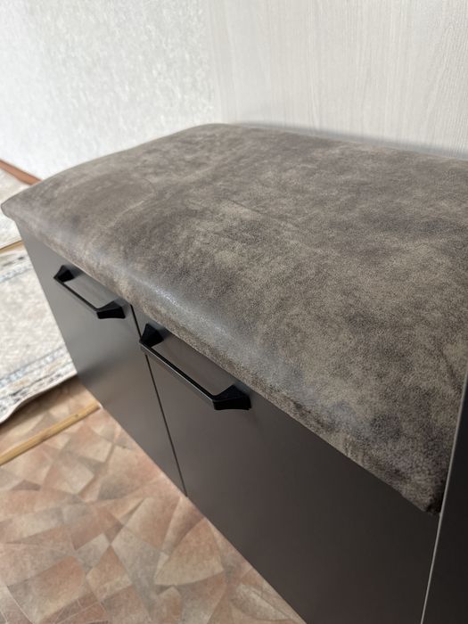 Шкаф для прихожей в отличном состоянии!