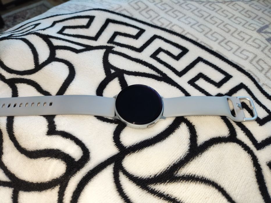 Продам смарт-часы Samsung Galaxy Watc Active 2h Active2,