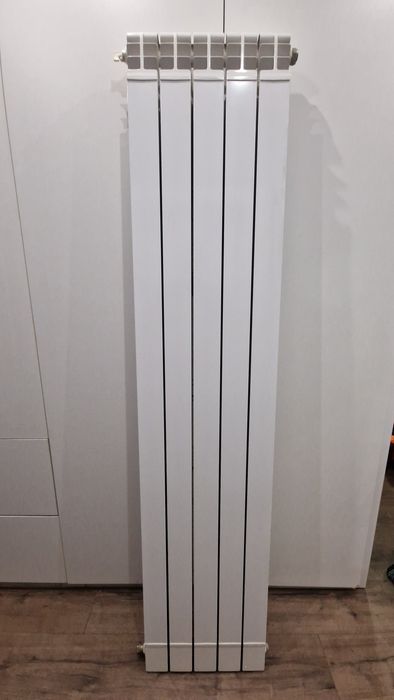 Алуминиев радиатор за парно H1800