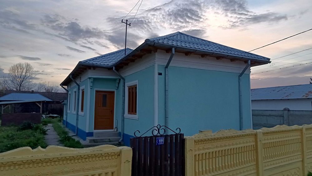 Casa si teren de vanzare