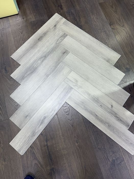 Ламинат ,кварцвинил