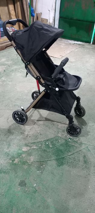 Коляска детская в отличном состояние
