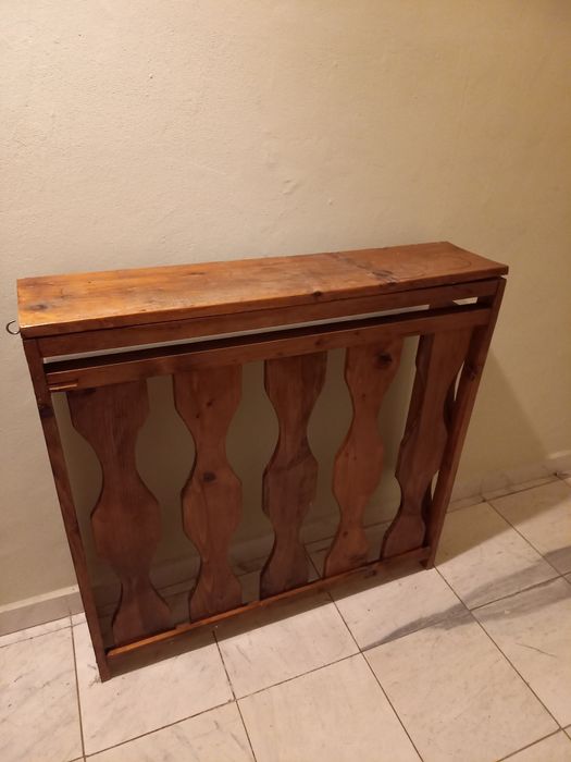 Продавам  решетка от дърво.