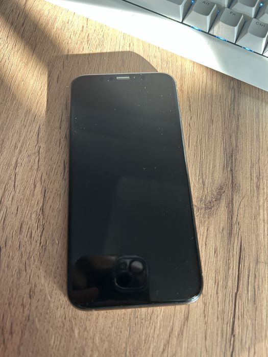 продам iPhone Xs