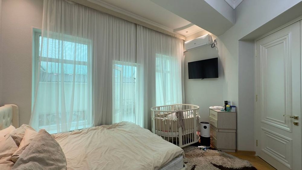 Продается дом 6 комнат, ориентир: IT Park/за бывшей Налоговой, 500м²