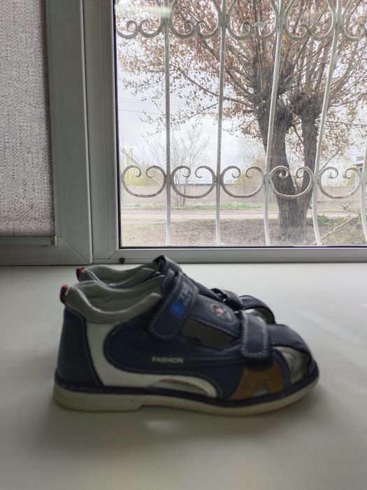 Продам детские сандалии для мальчика