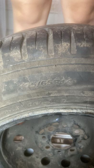 Продам шину с диском
