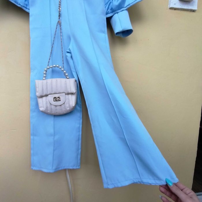 Модерен детски комплект от 4 части .