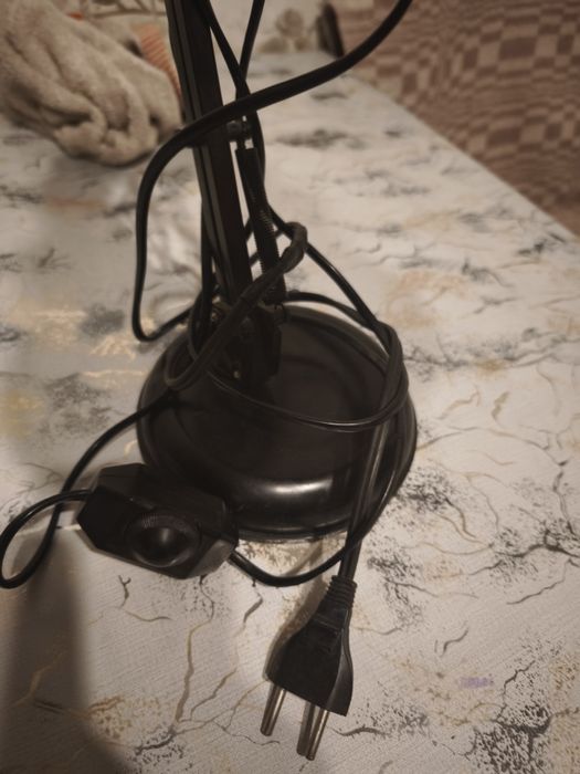 Настольная лампа