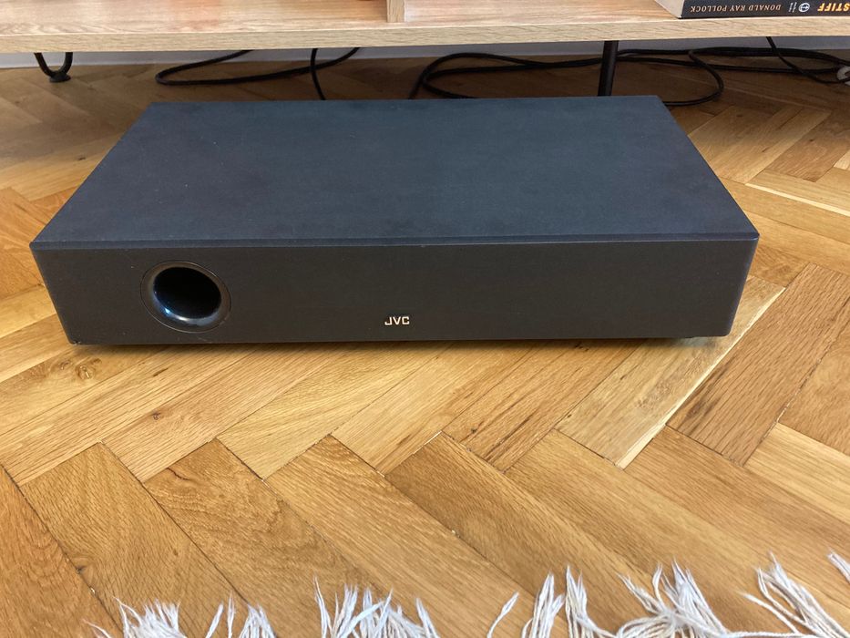 Саундбар система JVC TH-D337B (2.1-канална система със саундбар и кабелен субуфер, с поддръжка на Bluetooth, Optical, Coaxial и AUX)
