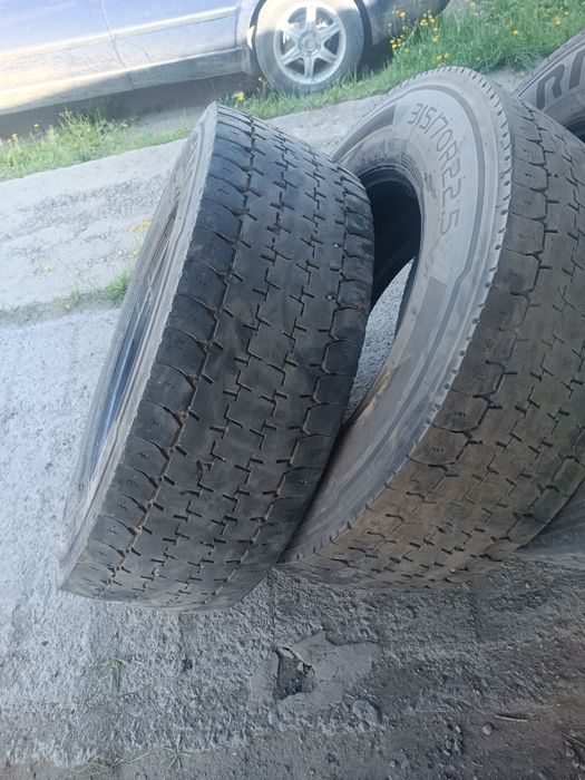 Продам шины б/у.