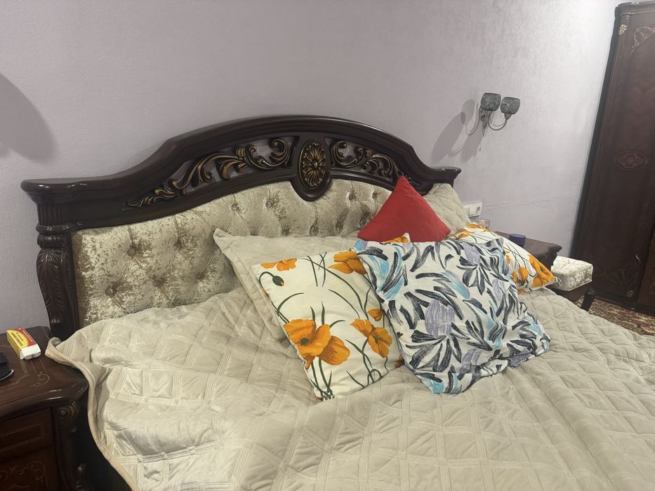 Спальня и кровать