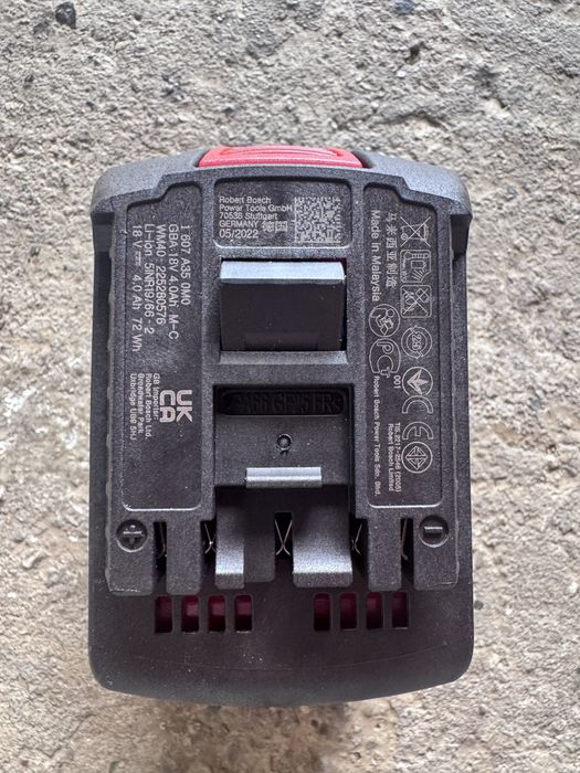 Baterii profesionale Bosch 18V și încărcător Li-Ion