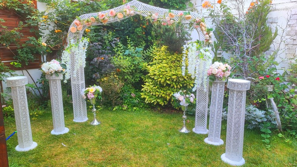 Конструкция с украса и арки за изнесен ритуал