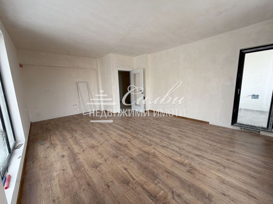 Продава се Тристаен апартамент в Шумен, Тракия - 84 кв.м за 699 €/кв.м - Снимка #2