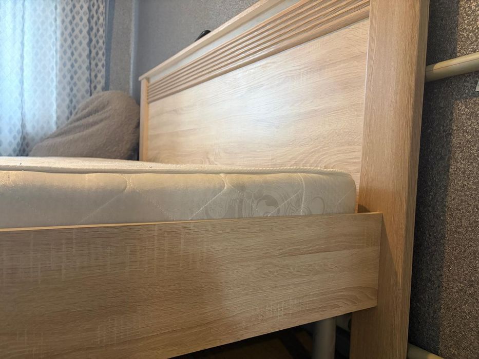 Продам 2х спальную кровать