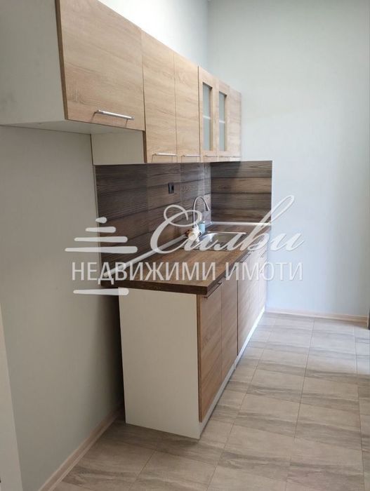 Дава се под наем Офис в Шумен, Пазара - 45 кв.м за 270.3 € - Снимка #2