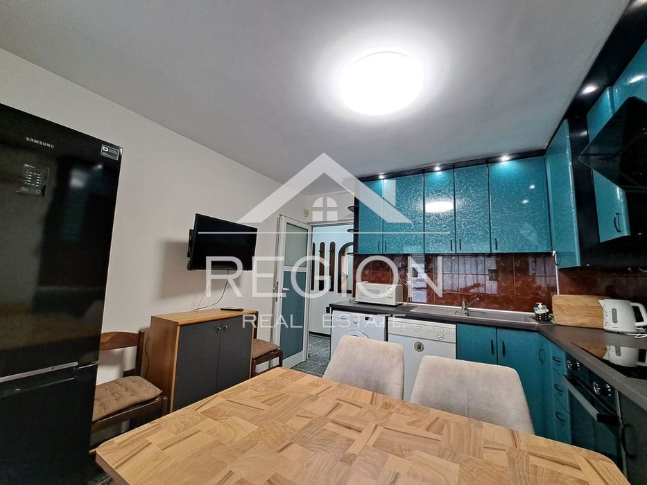 Дава се под наем Тристаен апартамент в Варна, Център - 80 кв.м за 663 € - Снимка #1