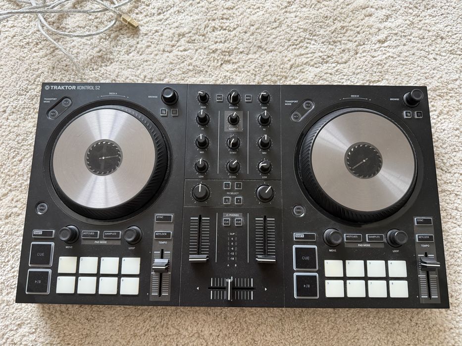 Vand consola dj Traktor Kontrol S2 MK3