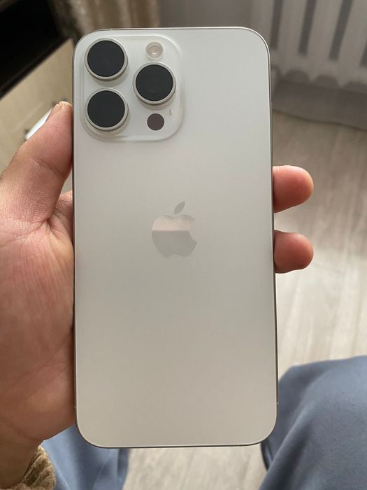 Продам айфон 15 про макс
