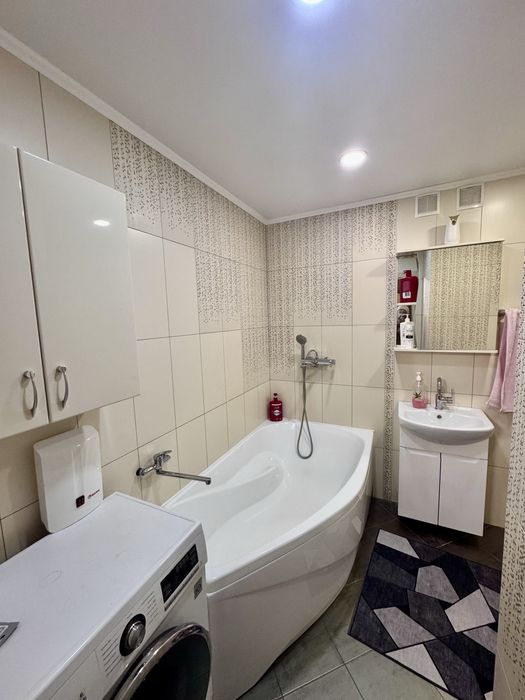 3 комнатная, Корчагина 122