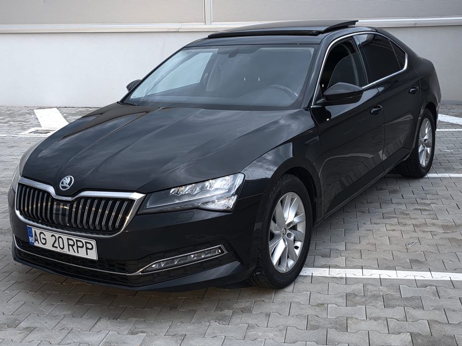 Skoda Superb 2.0 Diesel DSG 2020 full led, key less entry,go,distronic