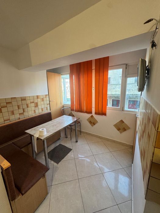 Inchiriez apartament 4 camere Pantelimon