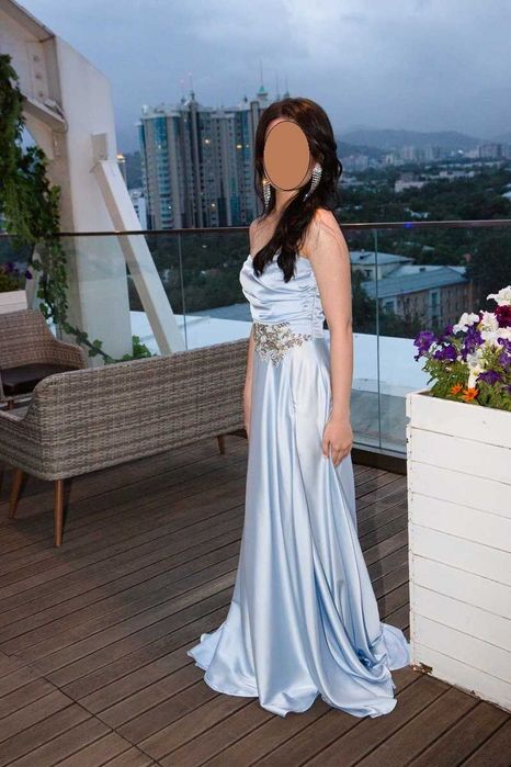 Вечернее платье для торжеств