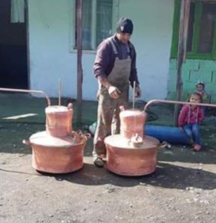 Vând cazane de făcut Țuică