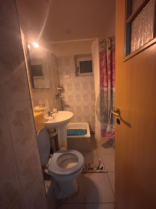 Închiriez apartament