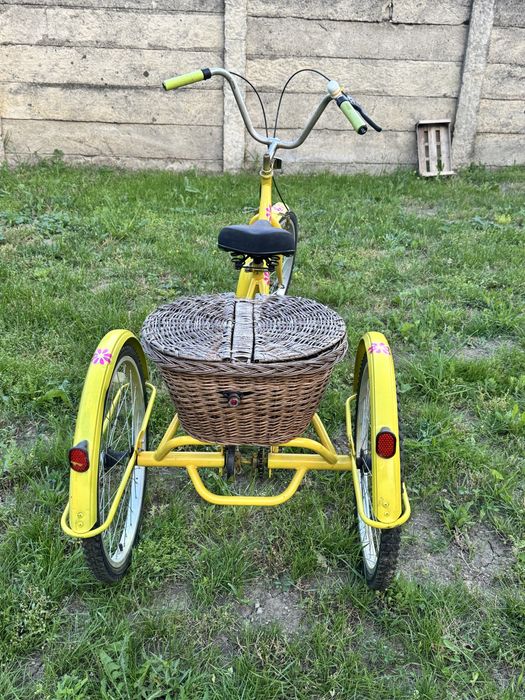 Bicicletă cu trei roti