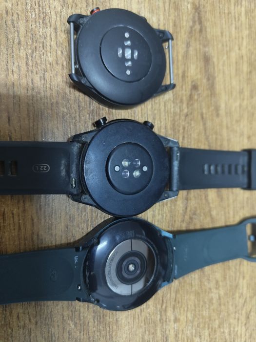 Lot 3 smartwatch cu probleme