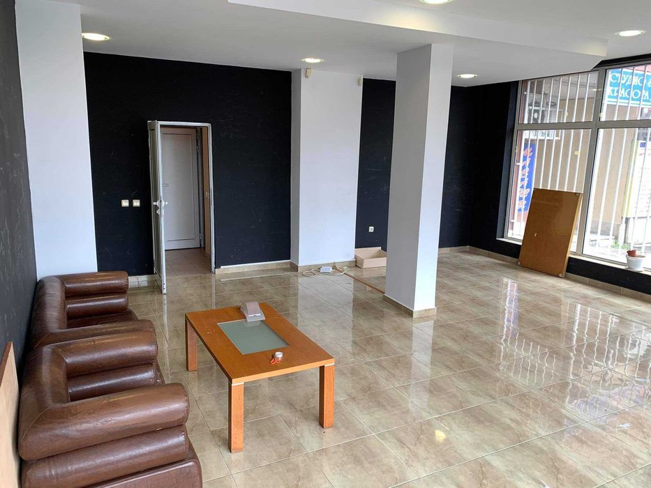 Дава се под наем Магазин в Бургас, Славейков - 80 кв.м за 224.4 € - Снимка #3