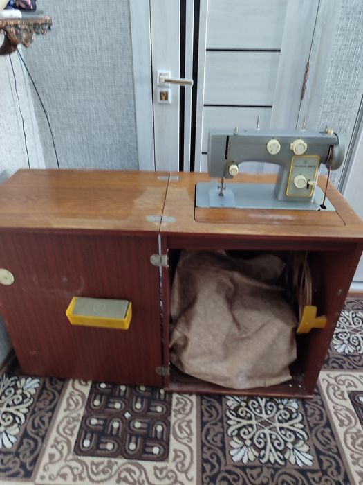 Продаю швейную машинку Чайка рабочая