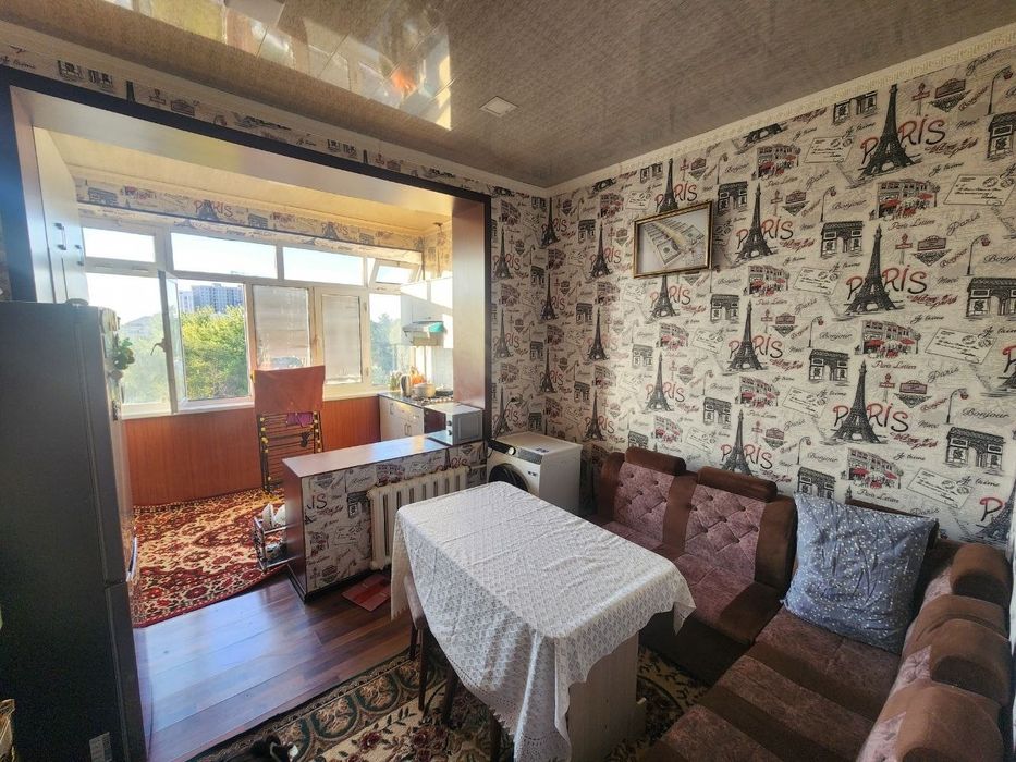 Yangi g‘ishtli uyda 3 xonali kvartira sotiladi (101 m²)