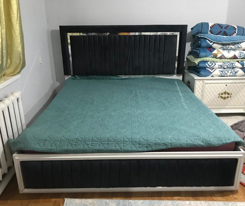 Продам спальный гарнитур