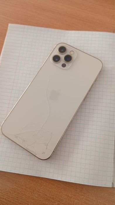 Обменяю айфон 12 про