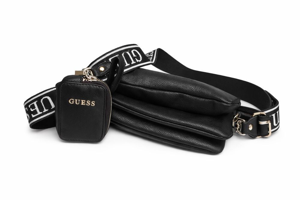 Стилна дамска чанта на Guess – като нова, носена само веднъж