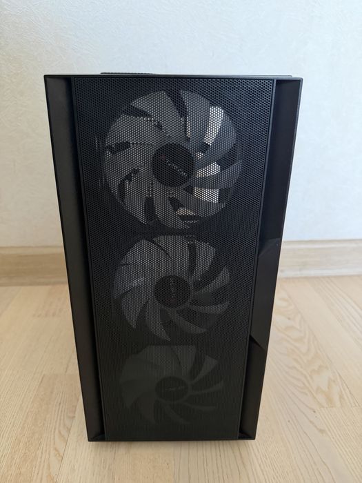 Корпус mid tower, материнская плата b460m aorus pro.