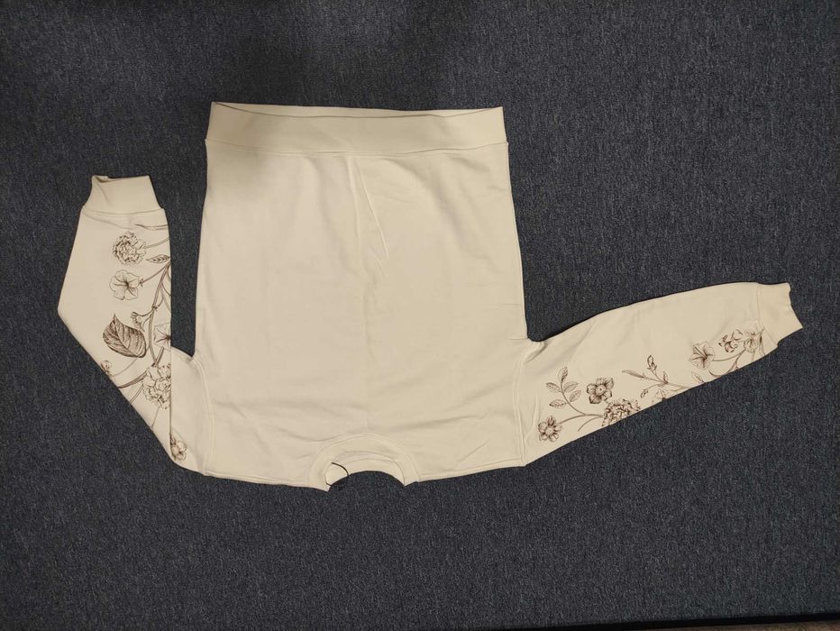 Блуза Sinsay Grinch, ватирана/ зелен  пуловер H&M/ Къса разкроена пола