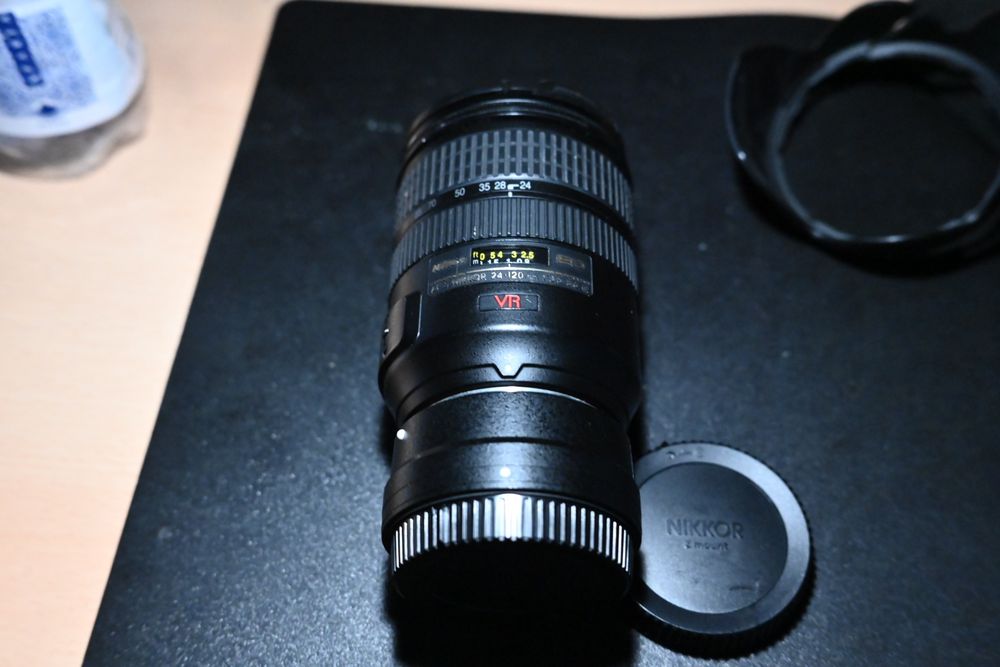 Vând pachet Nikon F 24-120mm F/4 și adaptor Nikon FTZ II