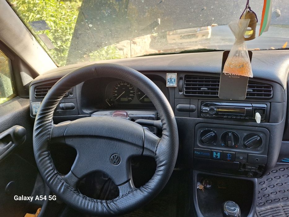Vw Golf 3 1.6  75 konq gaz i Benzin